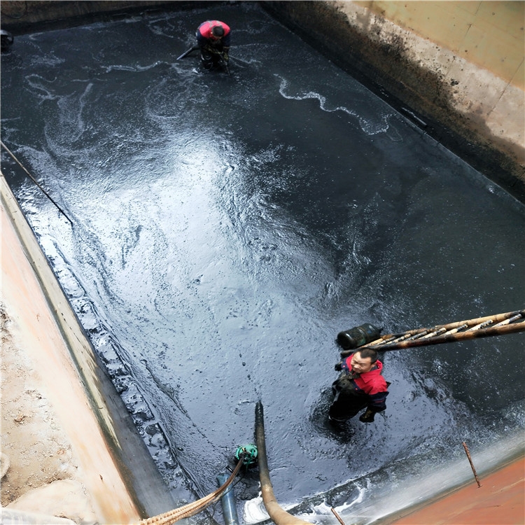 钟楼废水池清理